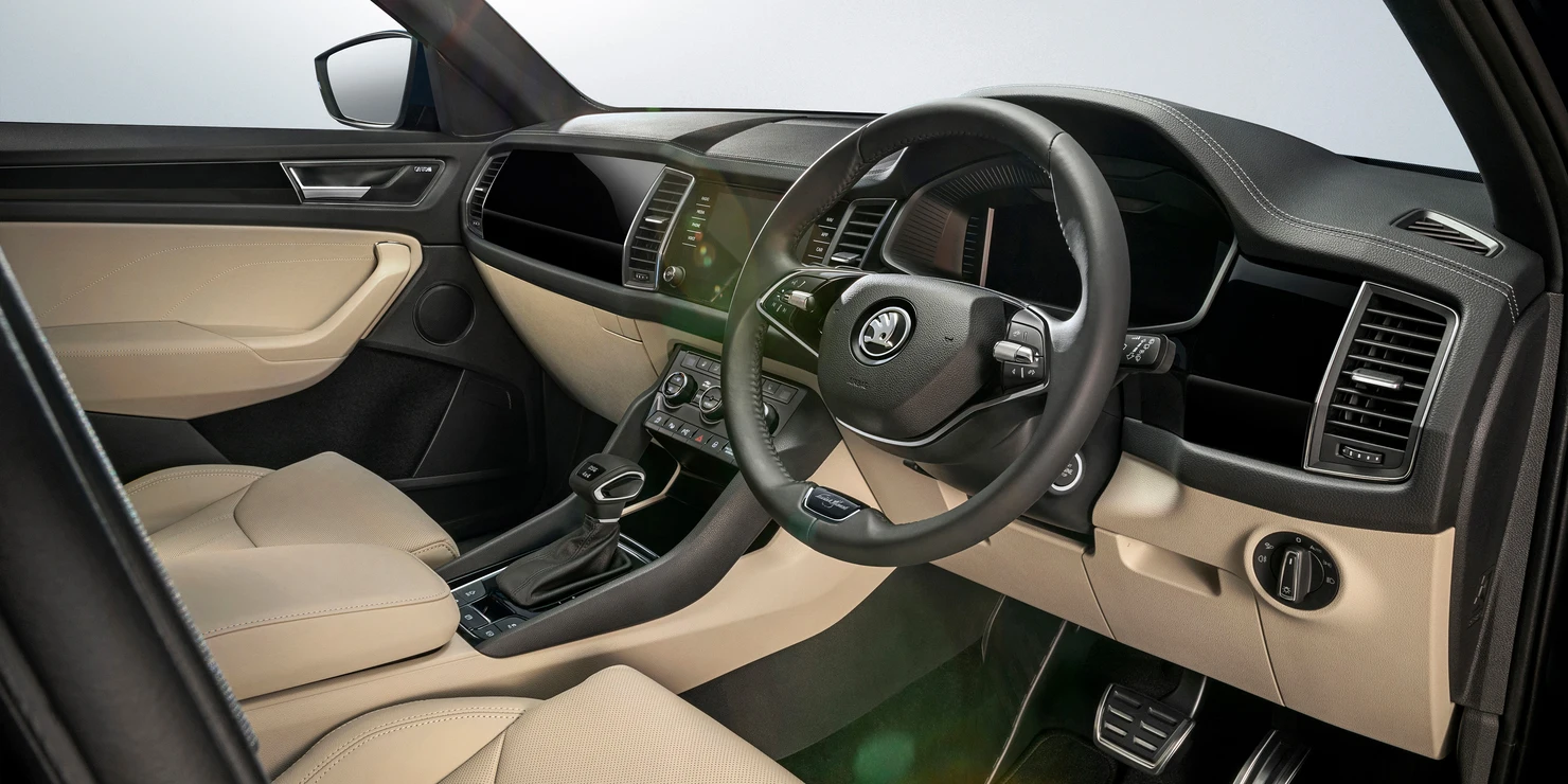 The KODIAQ features an attractive Piano Black décor with chrome details.