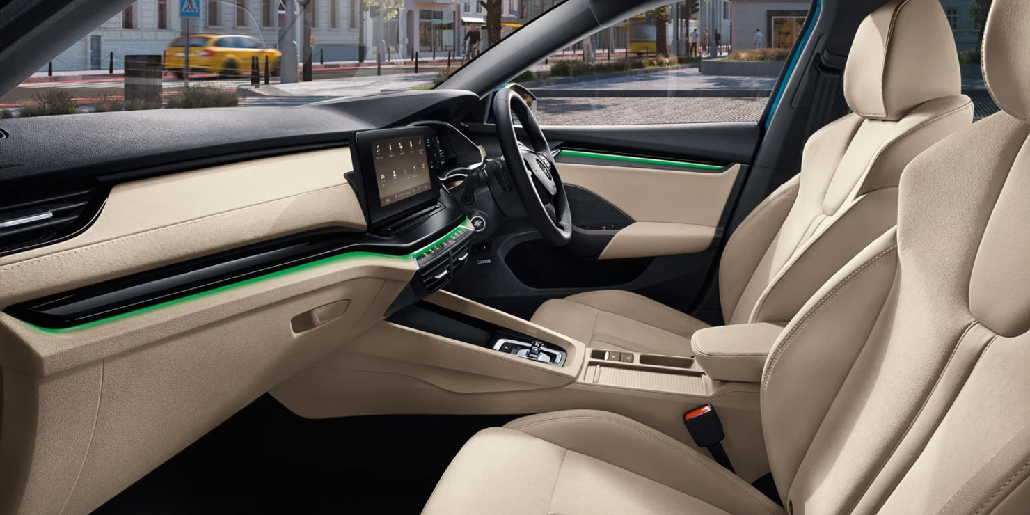 The all new ŠKODA OCTAVIA’s design invites you to discover more.